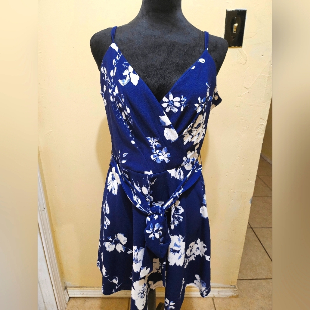 Spring Boutique Floral Dress L